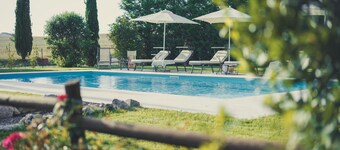 Beautiful Tuscan farmhouse in a great location near Val D'Orcia & private pool