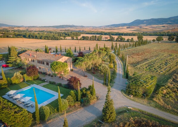 Exterior - Beautiful Tuscan farmhouse in a great location near Val D'Orcia & private pool (Pienza)