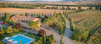 Beautiful Tuscan farmhouse in a great location near Val D'Orcia & private pool