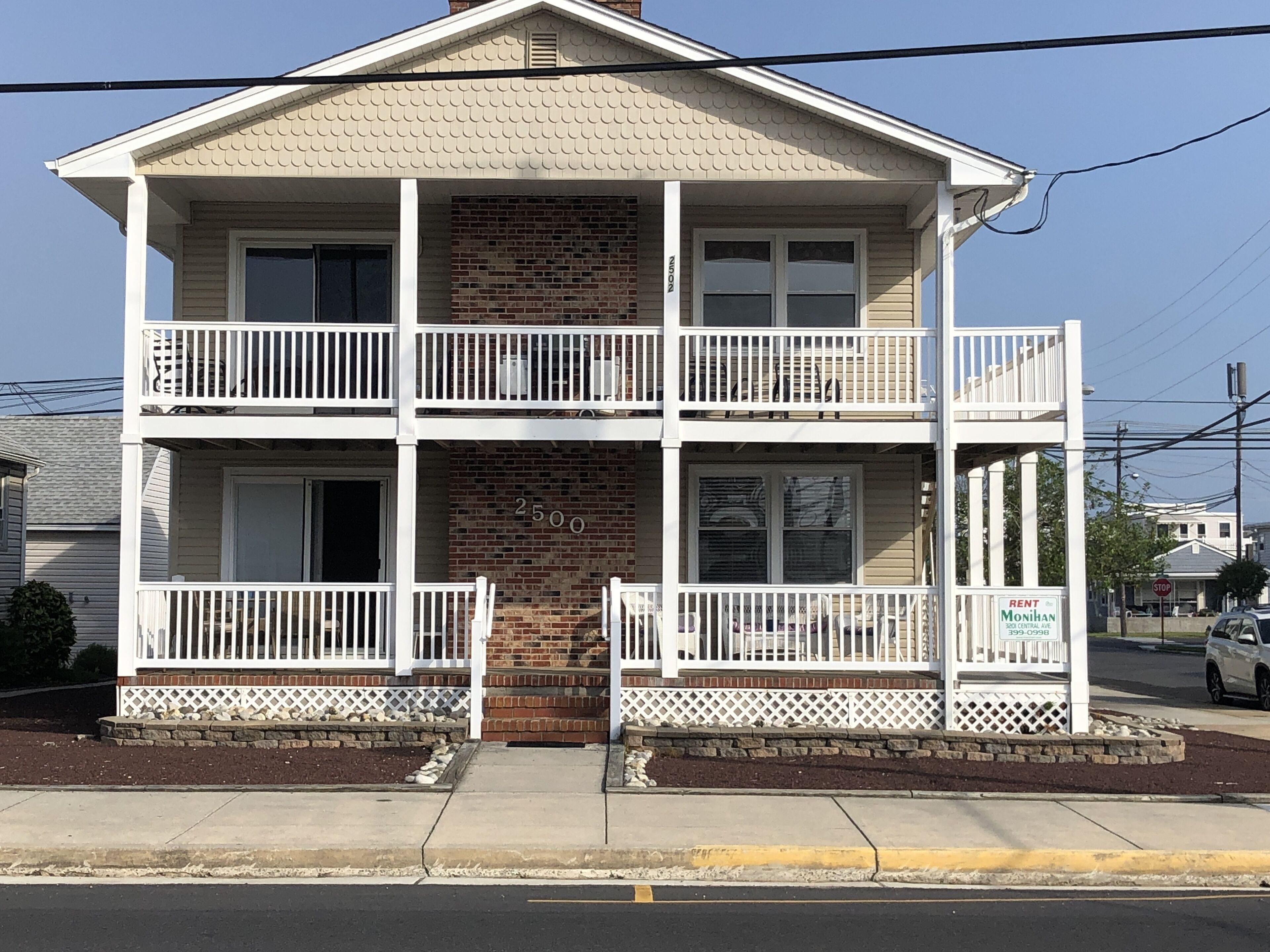 2500 Central 1 Block to Beach