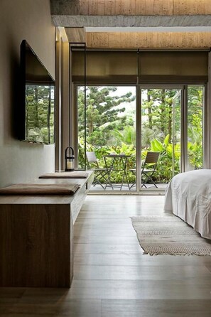 Escrivaninha, cortinas blackout, Wi-Fi de cortesia, roupa de cama