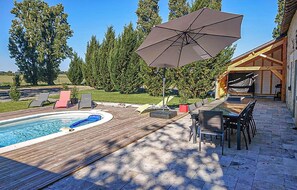 Outdoor dining - Nice home in Thilouze (Thilouze)