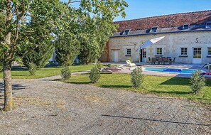 Exterior - Nice home in Thilouze (Thilouze)