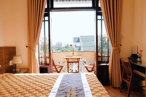 Phòng đôi Deluxe, 1 giường cỡ queen | Hiên