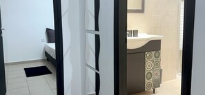 Căn hộ dành cho gia đình, 2 phòng ngủ, bếp, quang cảnh thành phố | 1 phòng ngủ, bộ trải giường bằng vải cotton Ai Cập
