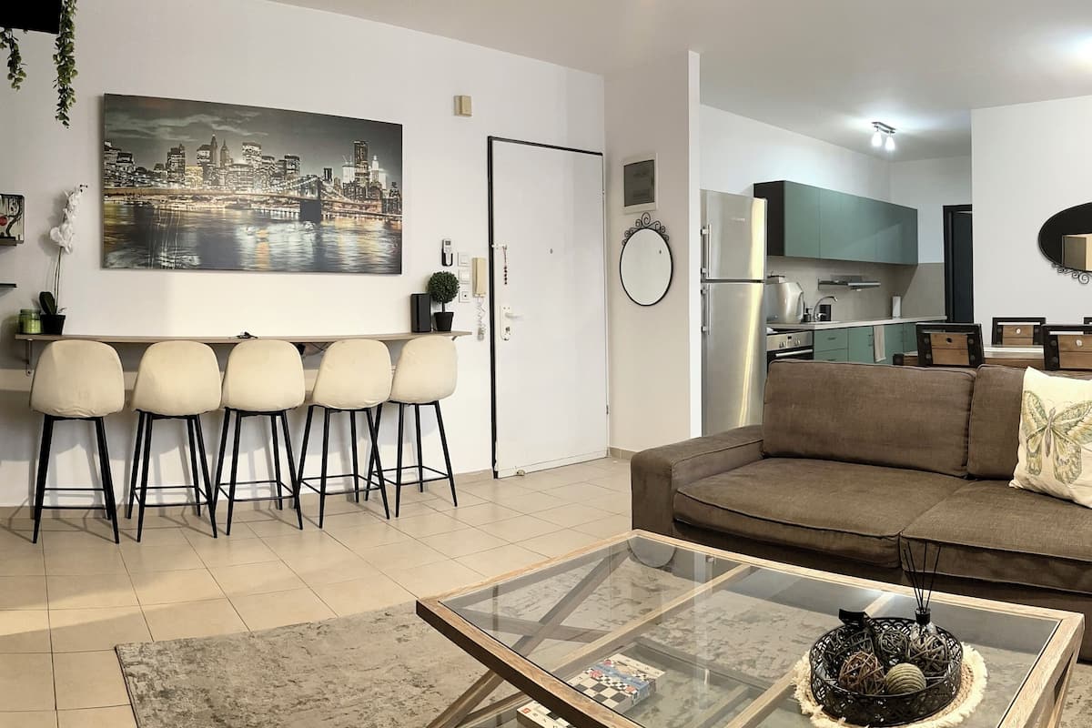 Family Apartment, 2 Bedrooms, Kitchen, City View | Living area | 47-inch flat-screen TV with digital channels, TV, Netflix