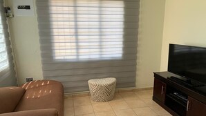 Casa, 2 quartos | Sala de estar