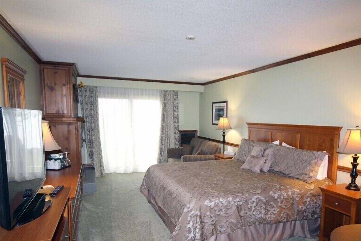 Blackout curtains, free WiFi, individually furnished, bed sheets
