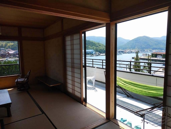 Deluxe Room, 6 Bedrooms, Balcony, Sea Facing (for 5 Guests)