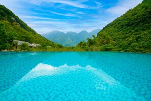 Piscina all'aperto