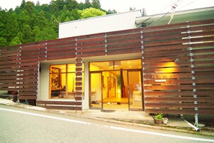 Fachada de la propiedad