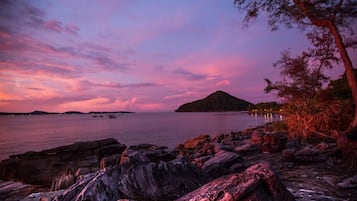 Signature Tent, 1 Queen Bed, Non Smoking, Beach View | Beach/ocean view