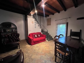 Interior - The Tower in 16th Century Borgo Fontanini - with mountain views (Zocca)