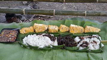 Daily local cuisine breakfast (PHP 150 per person)