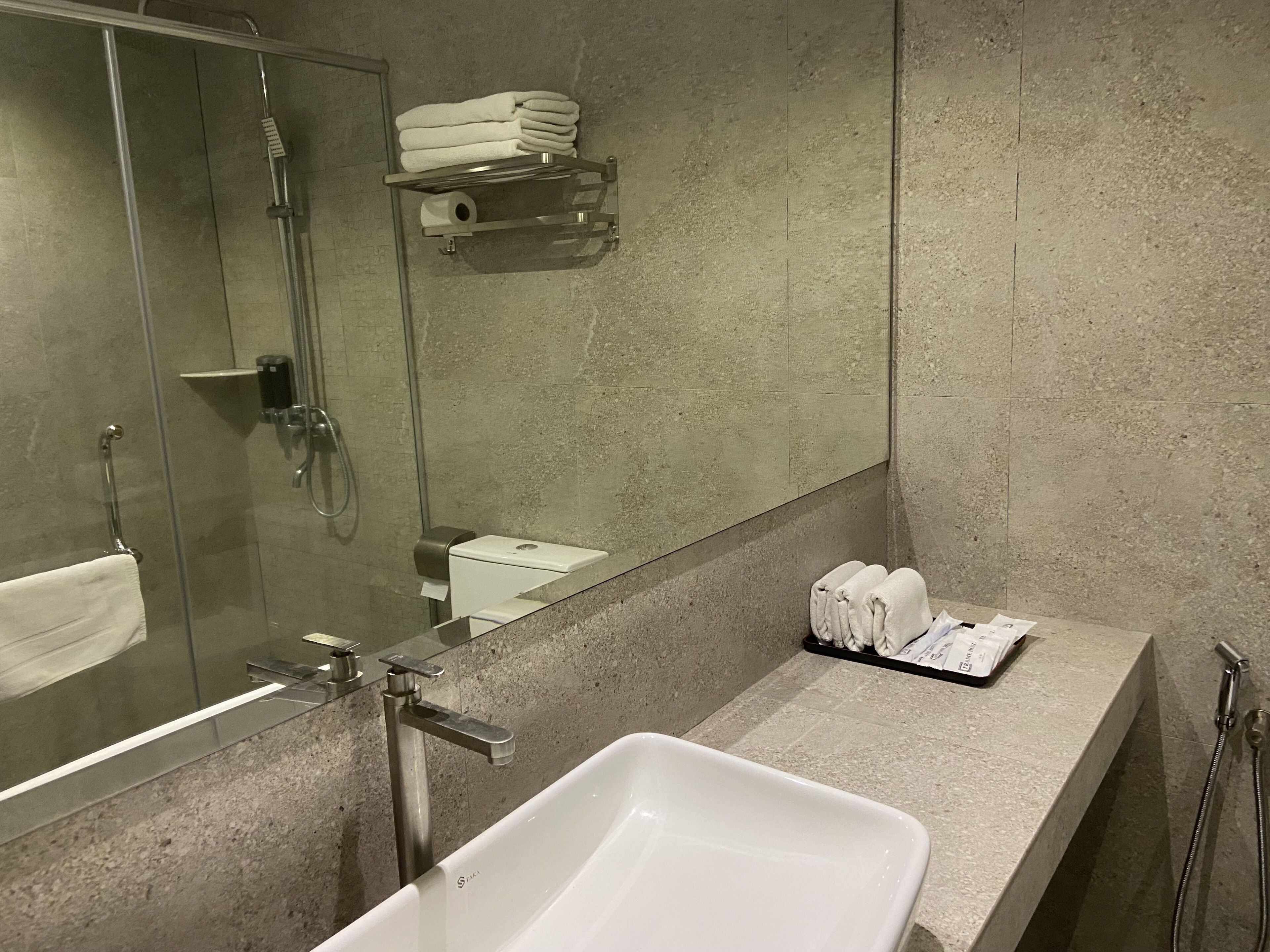 standard triple room | bathroom | shower, free toiletries, hair dryer, slippers