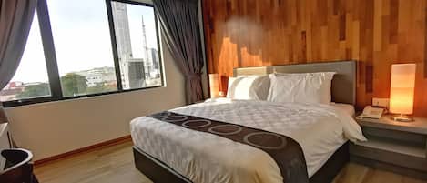 In-room safe, desk, laptop workspace, iron/ironing board