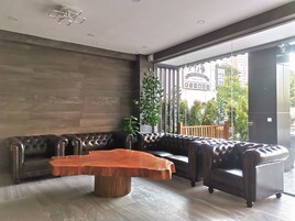 Área de estar no saguão