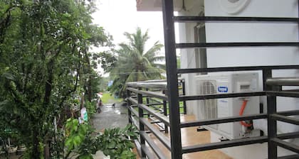 ACM Surfing View Hotel