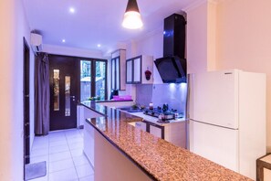 Maison familiale, 2 chambres, vue sur la ville | Cuisine privée
