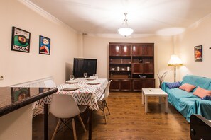 Maison familiale, 2 chambres, vue sur la ville | Aire de séjour
