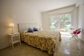 3 chambres, fer et planche à repasser, Wi-Fi, literie fournie