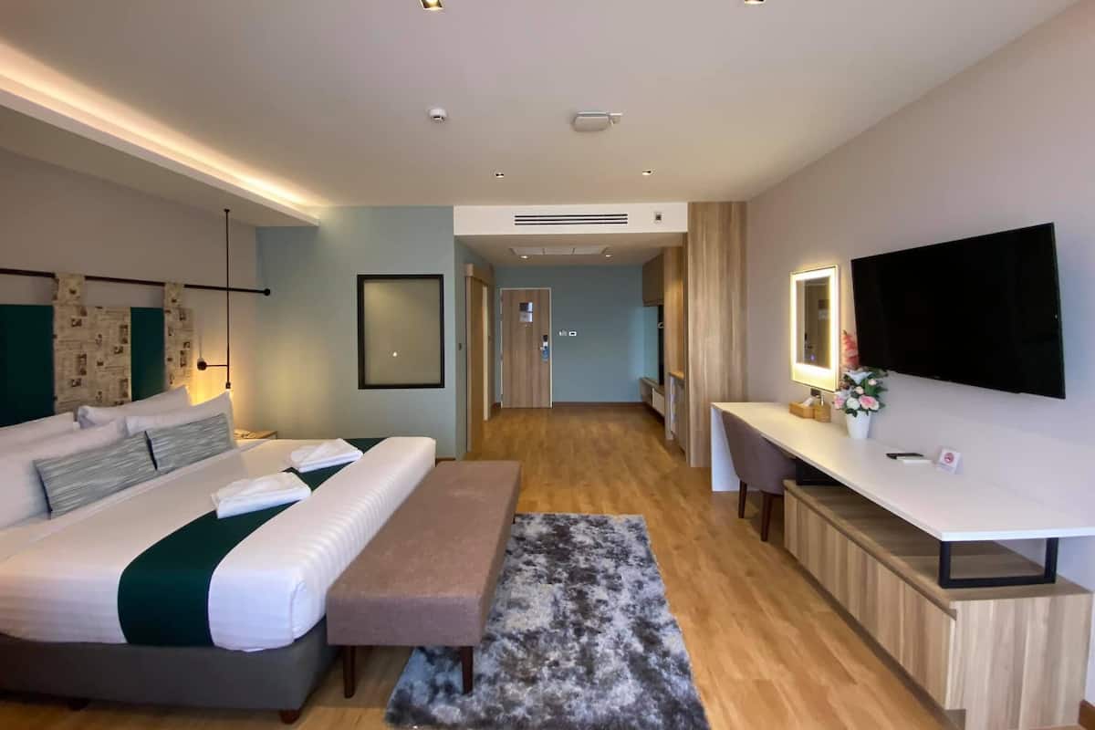 Junior-Suite | Minibar, Zimmersafe, Schreibtisch, laptopgeeigneter Arbeitsplatz