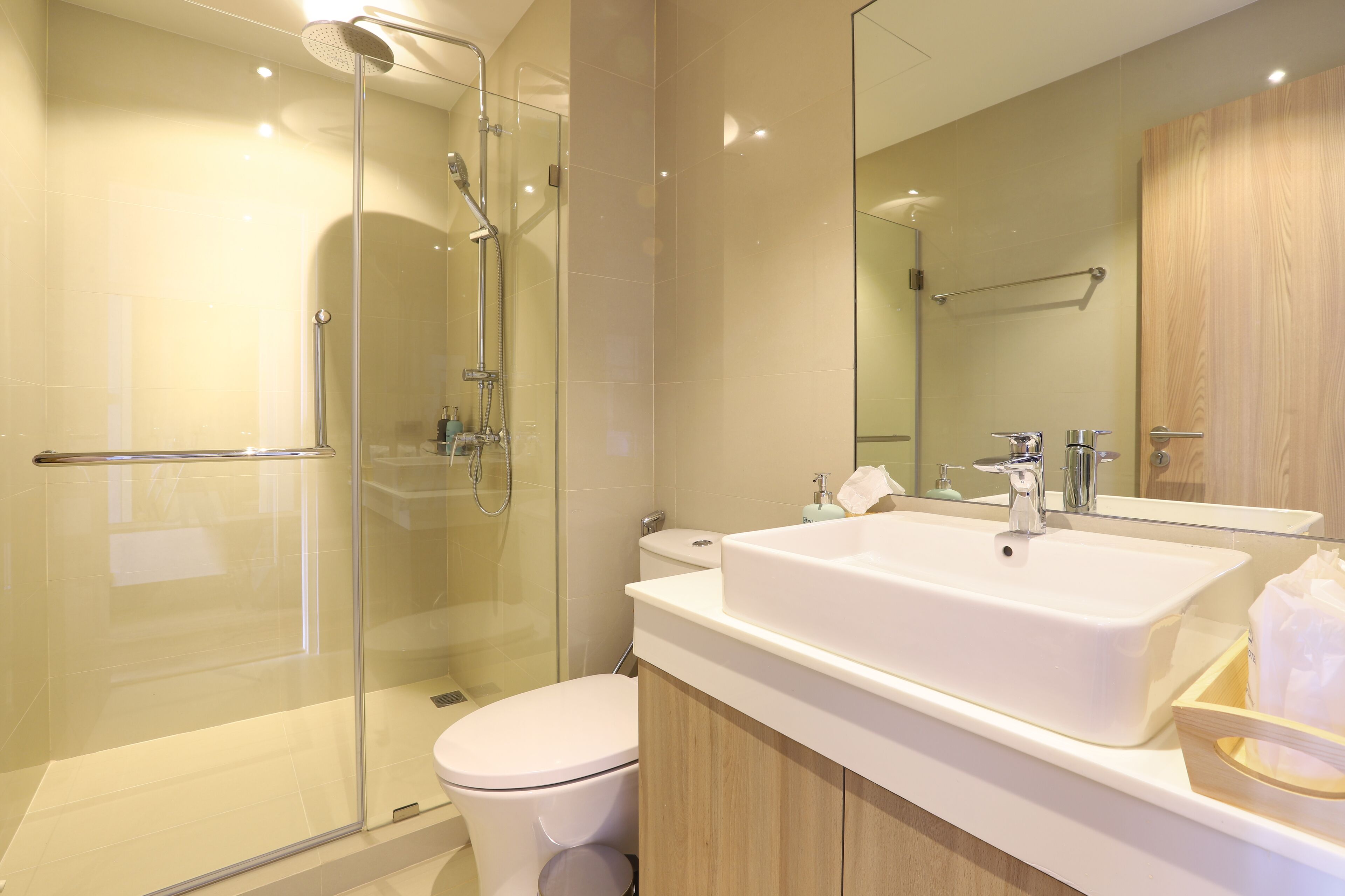 superior room, 1 bedroom | minibar, in-room safe, desk, laptop workspace