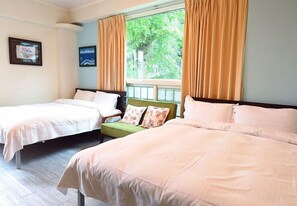 Elite Quadruple Room, 2 Double Beds | Free WiFi, bed sheets
