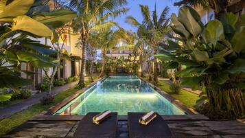 Kolam renang outdoor