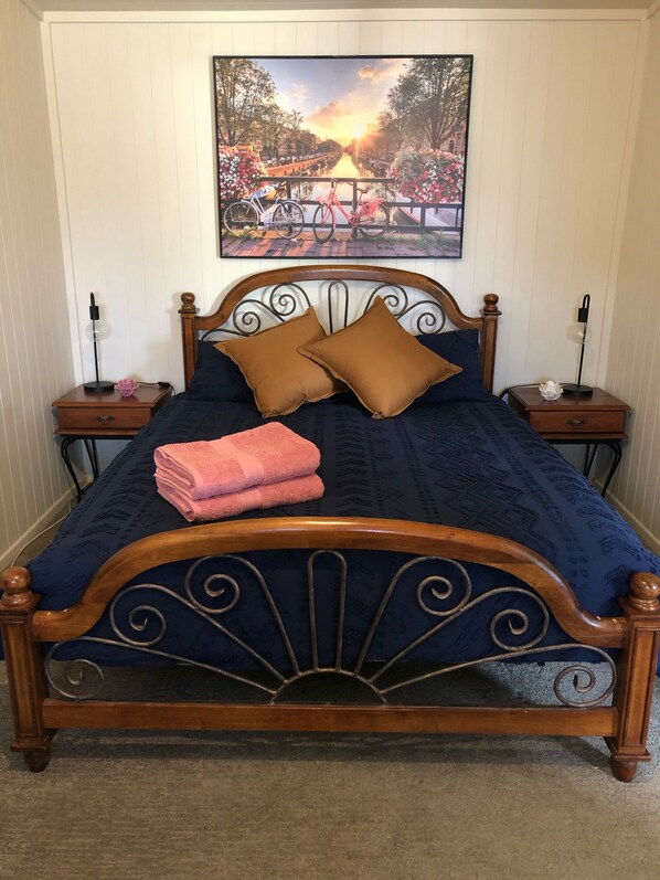 1 bedroom, iron/ironing board, travel cot, bed sheets