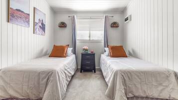 1 bedroom, iron/ironing board, travel crib, bed sheets
