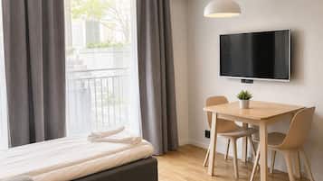 Standard Triple Room | Soundproofing, iron/ironing board, free WiFi, bed sheets