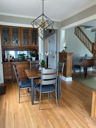 Lake Como Retreat – Spacious 3 Bedroom, 3 Bathroom Home with Lake Views