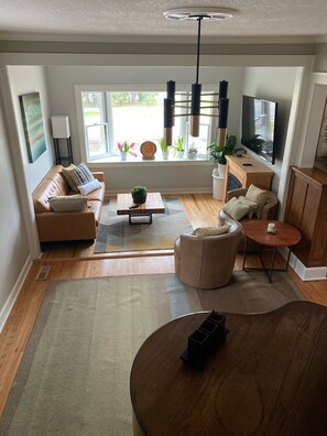 Smart TV, chimenea, Hulu y servicios de streaming 