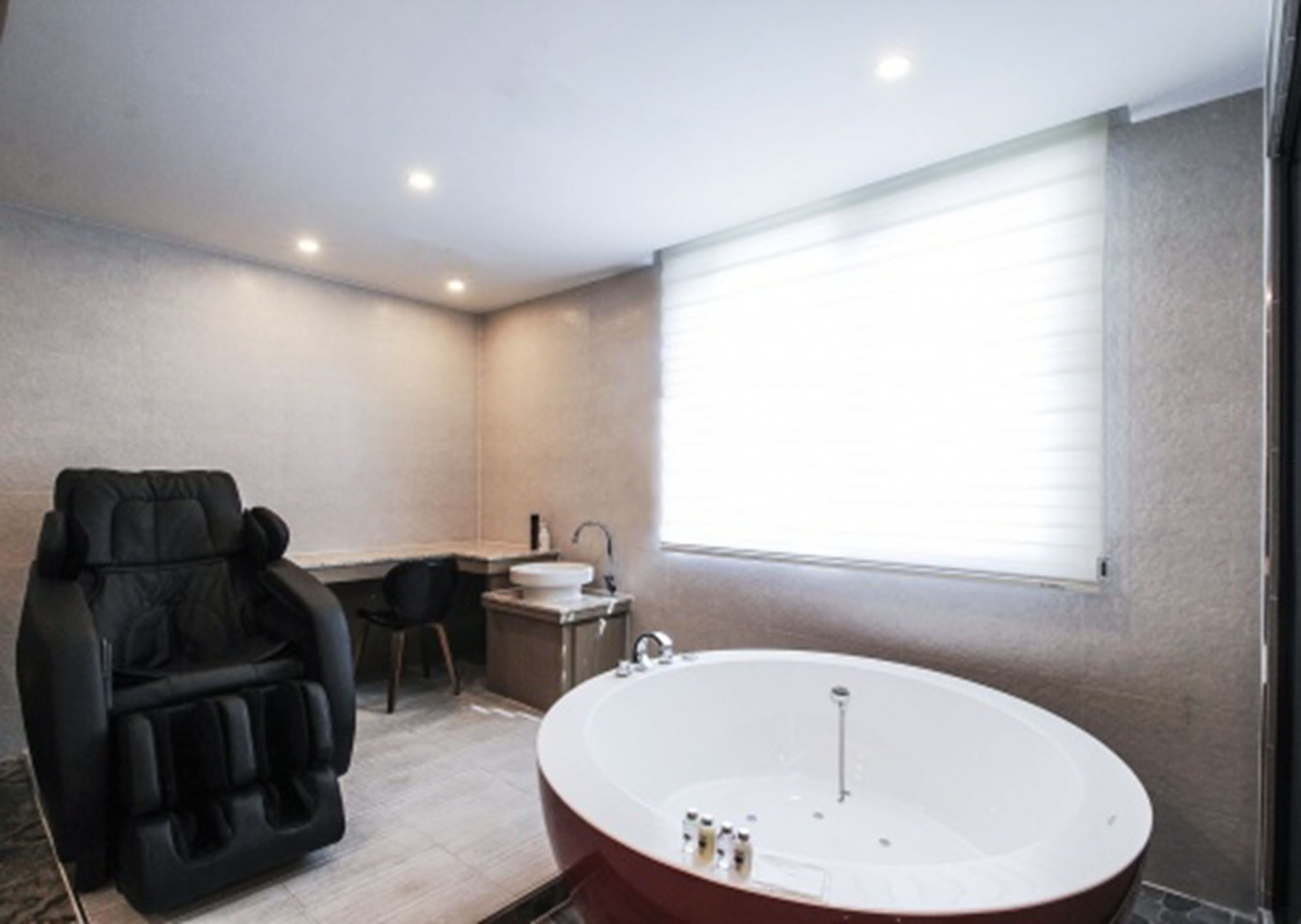 vip (family) | deep-soaking bathtub