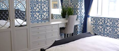 Penthouse | 4 sovrum, individuell inredning, unika möbler och skrivbord