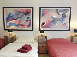 2 bedrooms, iron/ironing board, WiFi, bed sheets
