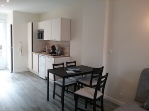 Dining - Studios ground floor (Cancale)