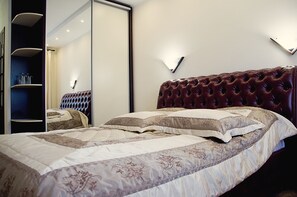 Basic-Doppelzimmer, 1 Queen-Bett, Gartenblick | Schreibtisch, Verdunkelungsvorhänge, kostenloses WLAN