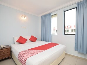 Deluxe Double Room, 1 Queen Bed | Soundproofing, free WiFi, bed sheets - Super OYO 969 Hotel Pantai View (Labuan)