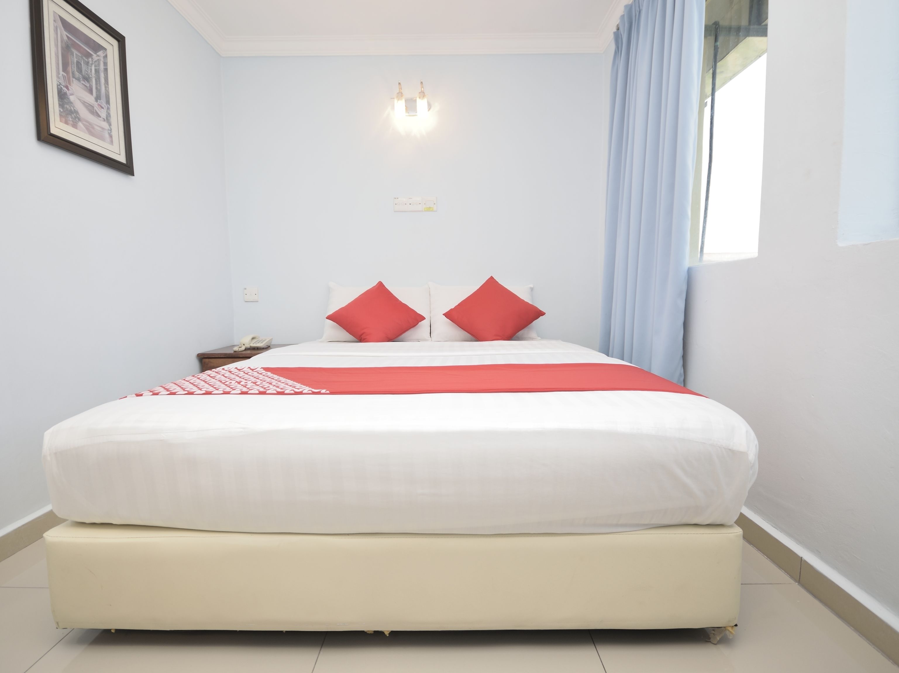 deluxe double room, 1 queen bed | soundproofing, free wifi, bed sheets