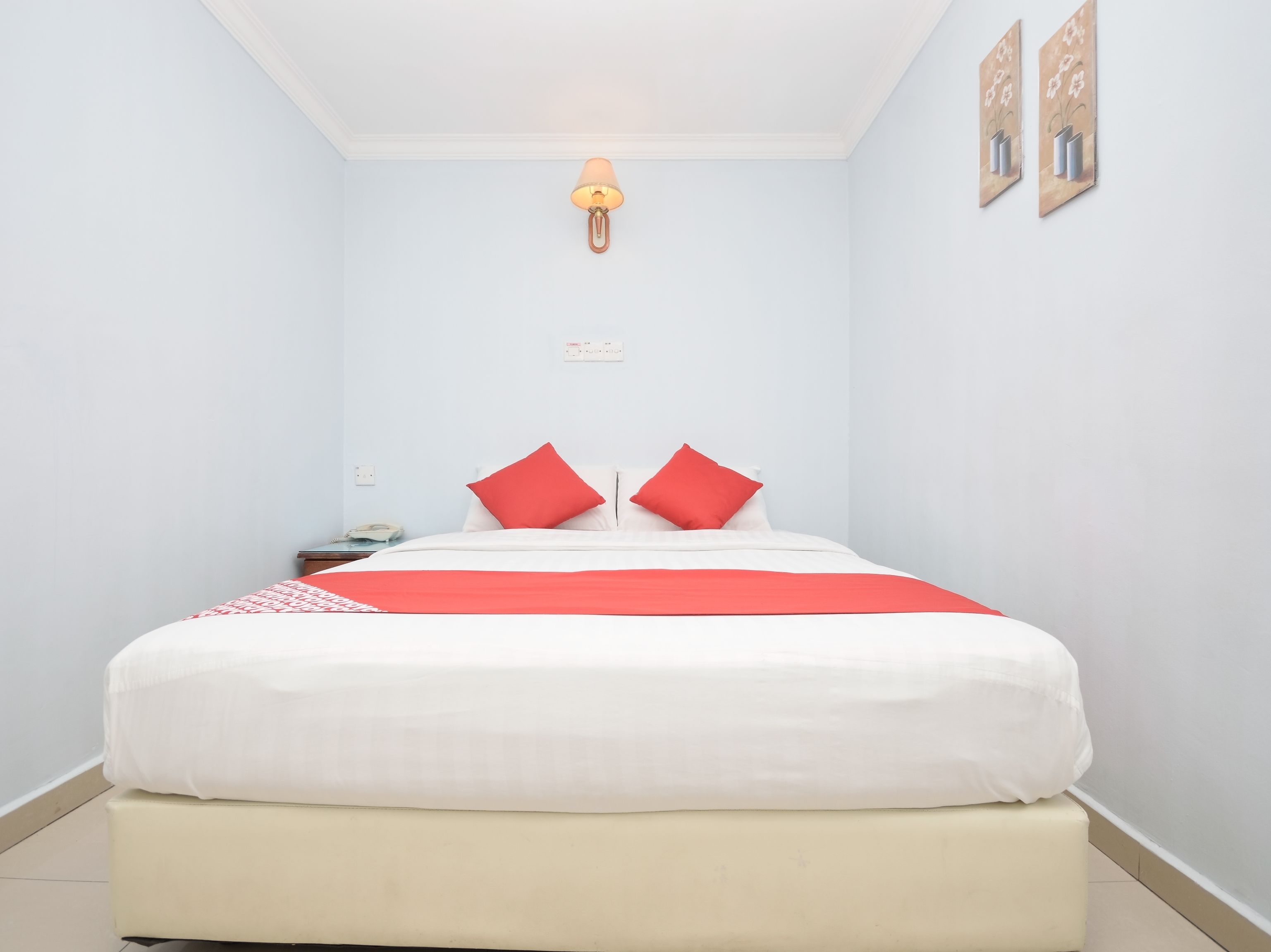 standard double room, 1 queen bed | soundproofing, free wifi, bed sheets