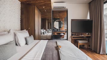 1 bedroom, premium bedding, minibar, in-room safe