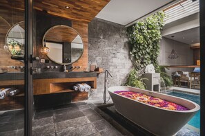 Grand Villa, 1 Bedroom, Private Pool | Bathroom | Bathtub, free toiletries, hair dryer, bathrobes - Ayona Villa Seminyak by Ini Vie Hospitality (Kerobokan)
