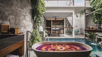 Grand Villa, 1 Bedroom, Private Pool | Bathroom | Bathtub, free toiletries, hair dryer, bathrobes