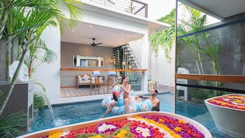 Kolam renang pribadi