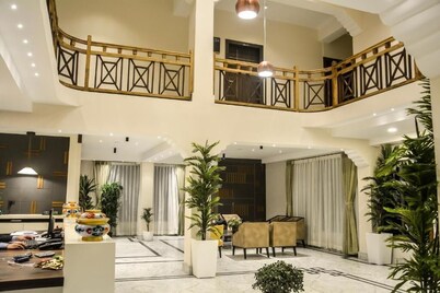 Udaan Olive Hotel & Spa Pelling