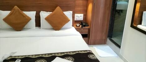 1 bedroom, premium bedding, individually furnished, laptop workspace