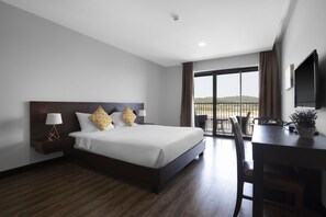 Minibar, in-room safe, laptop workspace, blackout drapes - West Phu Quoc Hotel (Phu Quoc)