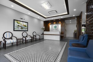 Lobby sitting area - West Phu Quoc Hotel (Phu Quoc)